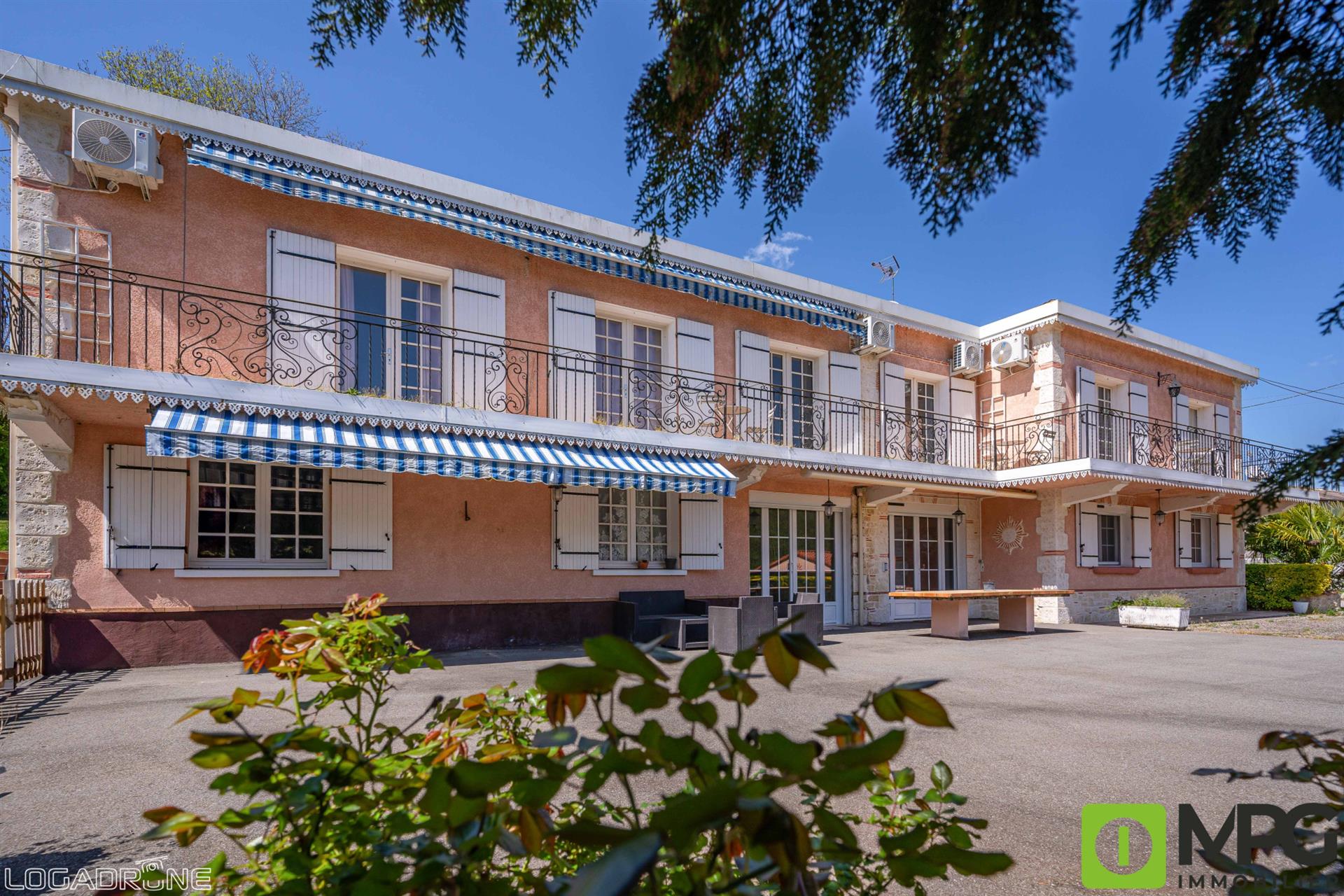 Maison à vendre, 432m², Bajamont