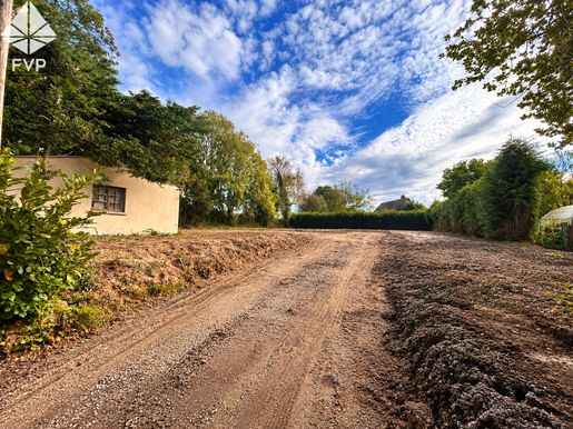 Terrain 1500 m² · à Sainte-Hélène-Bondeville · 85 000 €