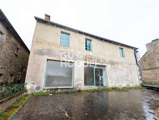 Maison 6 pièces 325 m² · à Eréac · 325 m² · 99 000 €