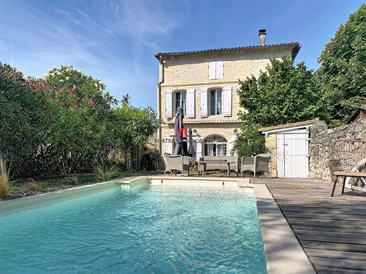 Maison 9 pièces 280 m² · à Plassac · 280 m² · 572 000 €