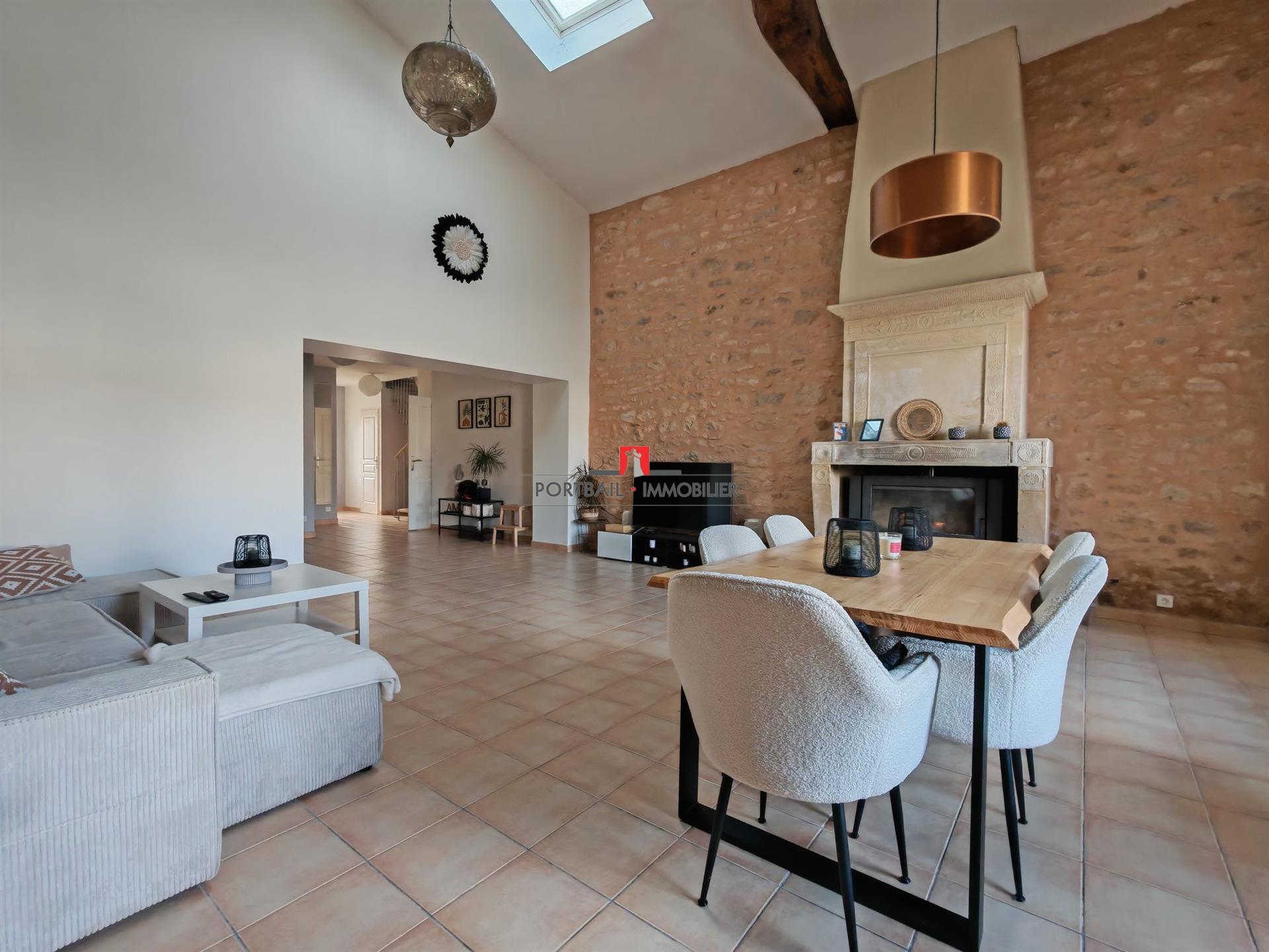 Maison à vendre, 240m², Saint-Ciers-sur-Gironde