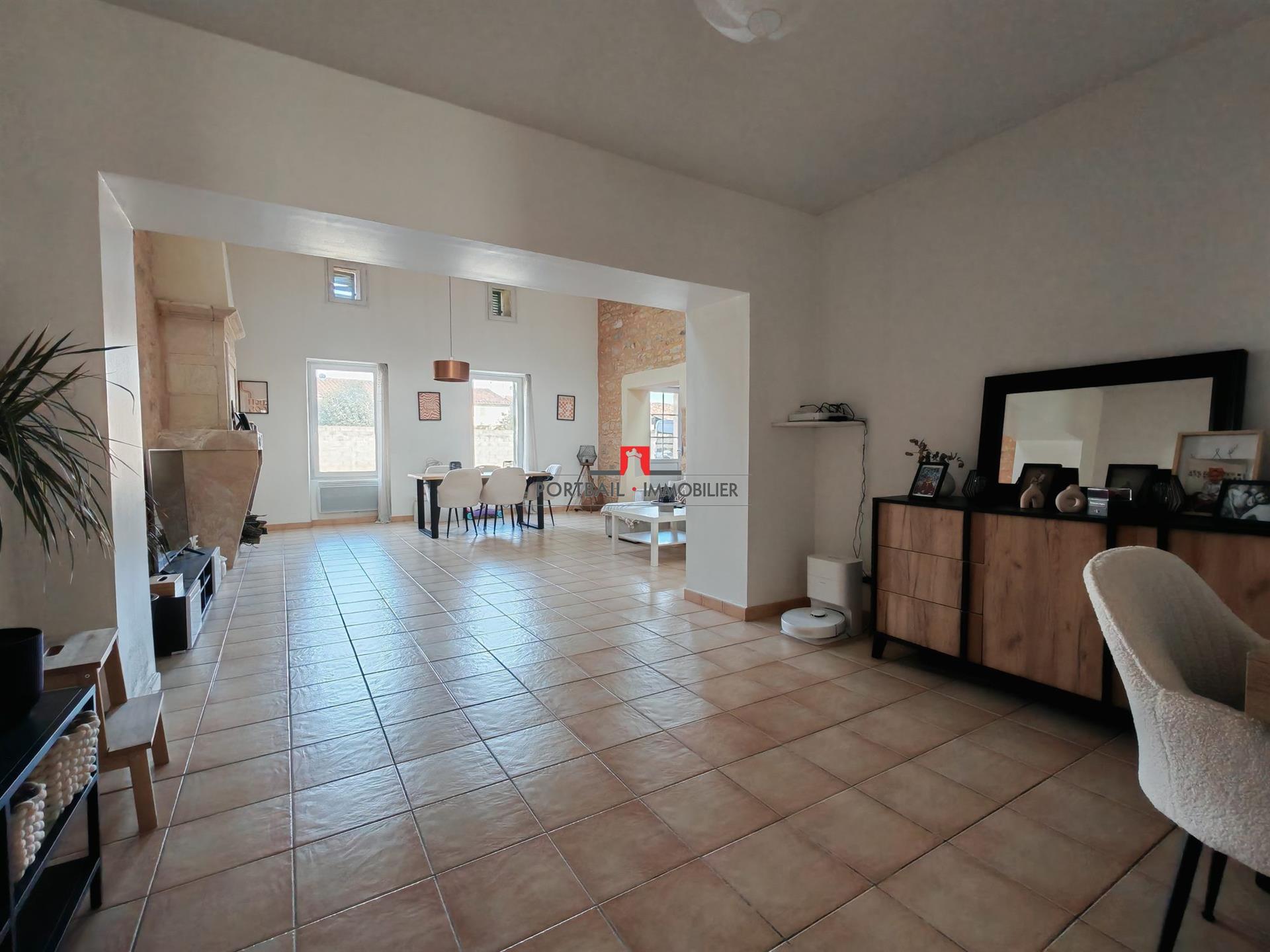 Maison à vendre, 240m², Saint-Ciers-sur-Gironde