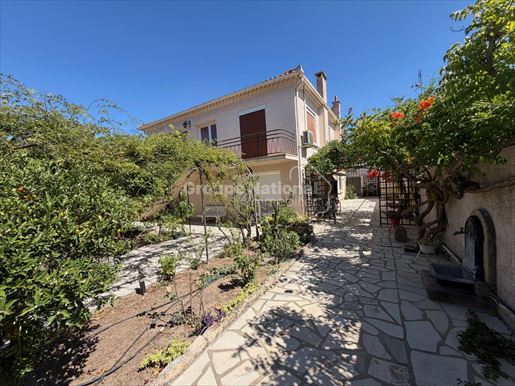 Maison 8 pièces 194 m² · à Uchaud · 194 m² · 414 000 €