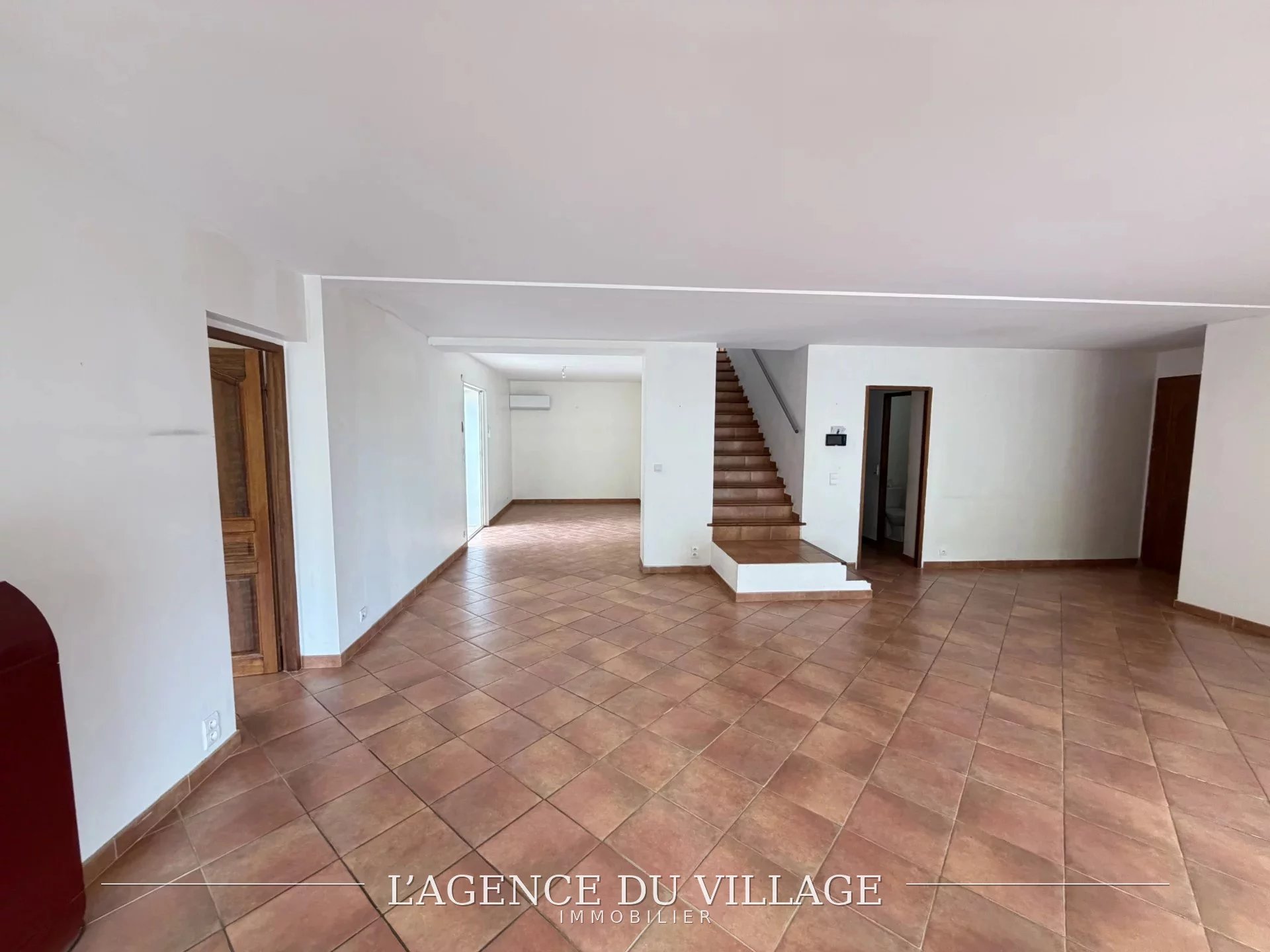 Maison à vendre, 133m², Figanières
