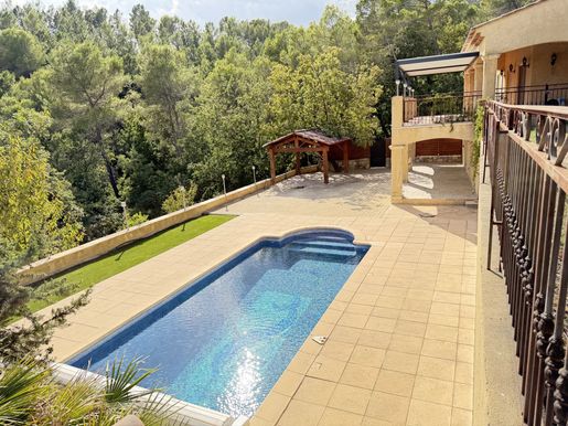 Maison 5 pièces 133 m² · à Figanières · 133 m² · 430 000 €