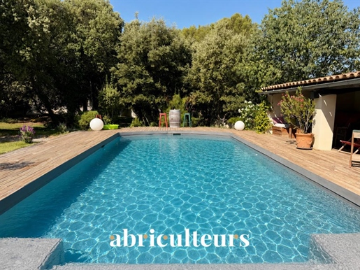 Maison 8 pièces 252 m² · à Rognes · 252 m² · 1 050 000 €