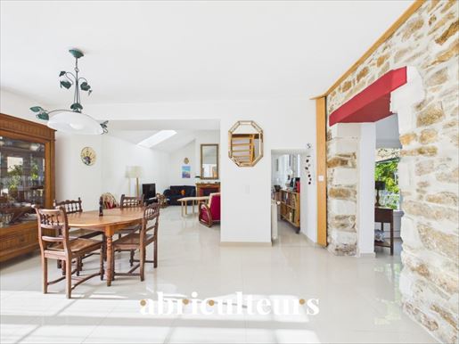 Maison 8 pièces 178 m² · à Nantes · 178 m² · 649 000 €