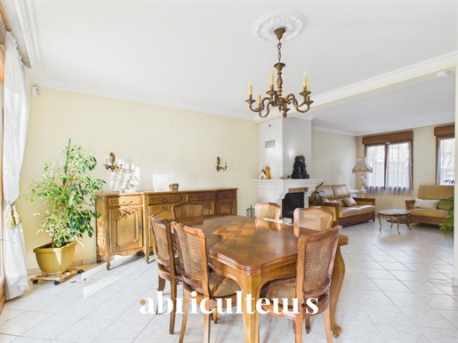 Maison 5 pièces 107 m² · à Versailles · 107 m² · 849 990 €
