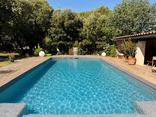 Maison 8 pièces 252 m² · à Rognes · 252 m² · 1 050 000 €