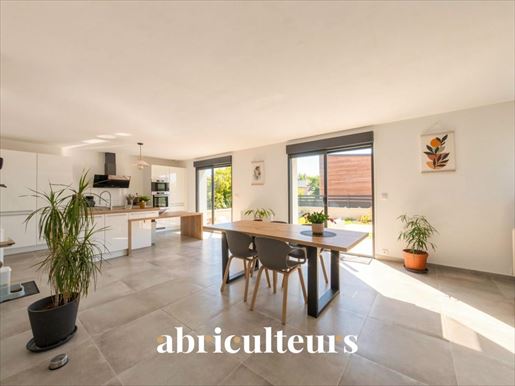 Maison 7 pièces 220 m² · à Couëron · 220 m² · 499 400 €