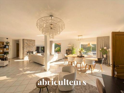 Maison 12 pièces 260 m² · à Aups · 260 m² · 849 000 €