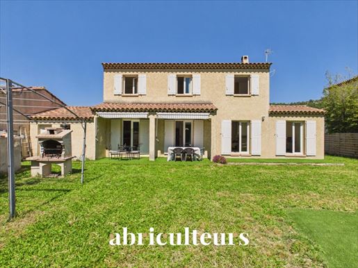 Maison 6 pièces 124 m² · à Saint-Chamas · 124 m² · 540 000 €