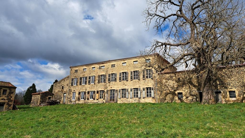 Sugères 433m²