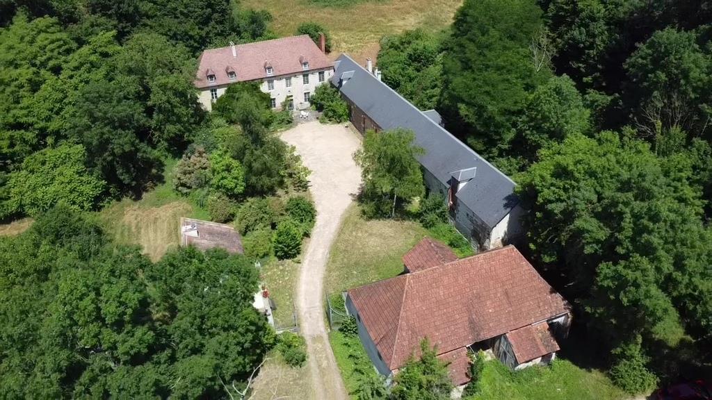 Espinasse-Vozelle 417m²