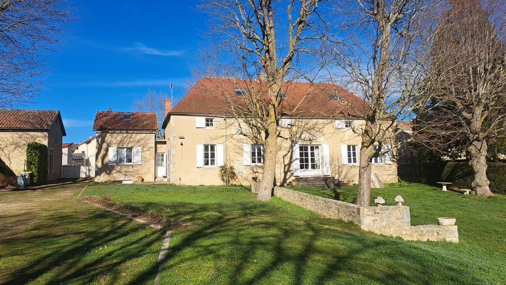 Maison à vendre, 300m², Broût-Vernet