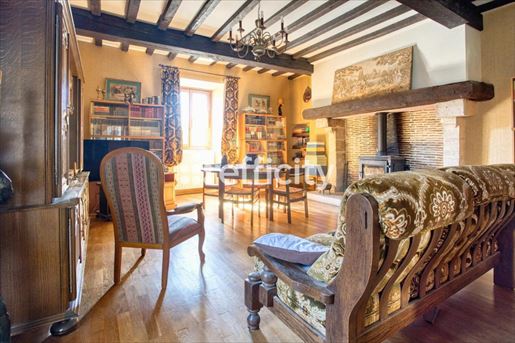 6 pièces 210 m² · à Bassillac Et Auberoche · 210 m² · 199 500 €