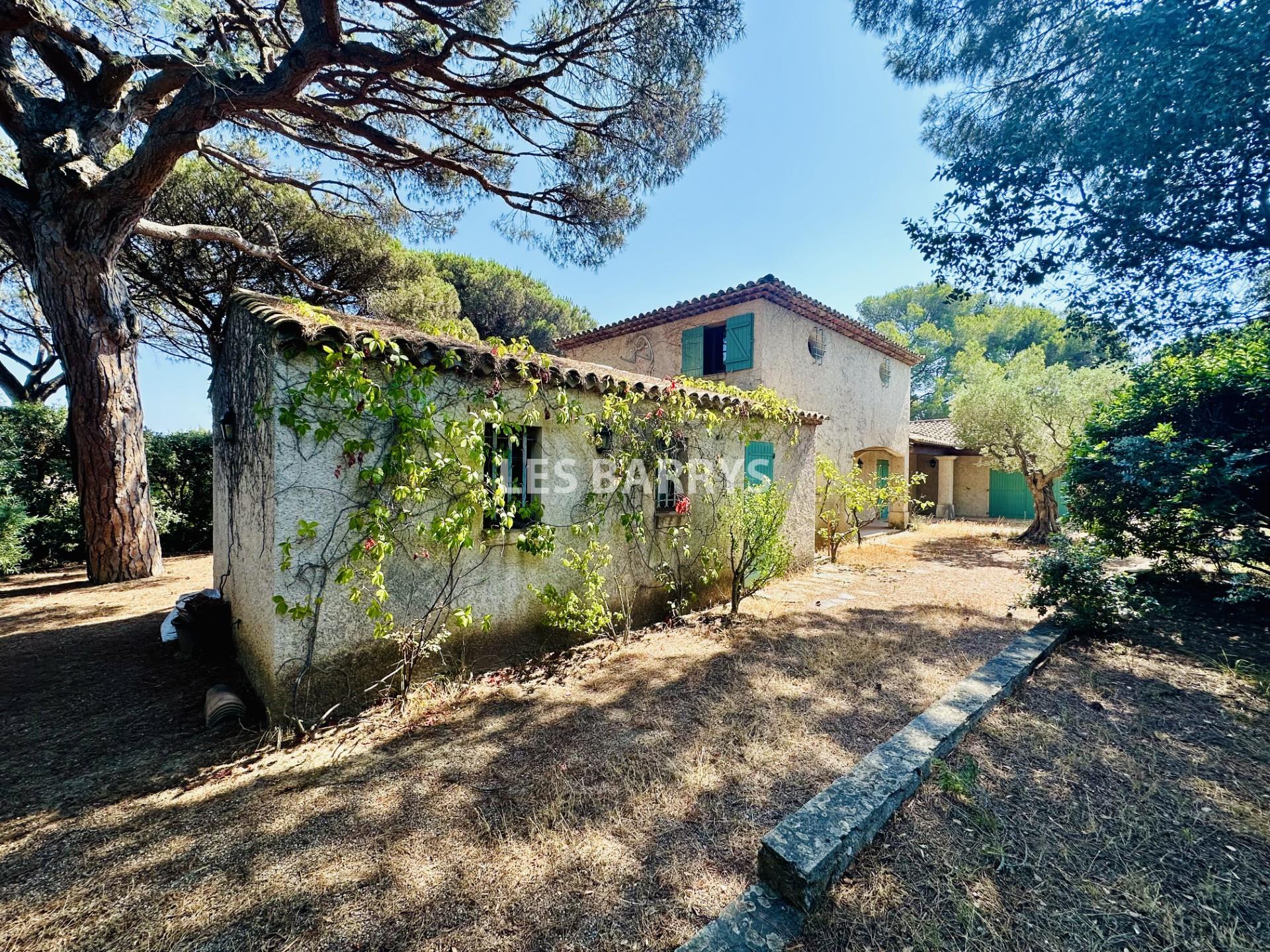 Casa, 160 m², terreno 1083 m²