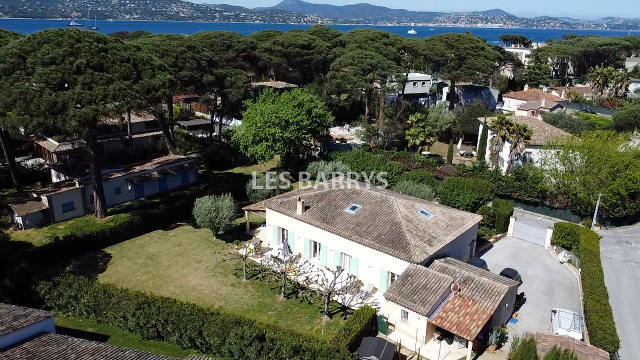 House, 235 m², land 2875 m²
