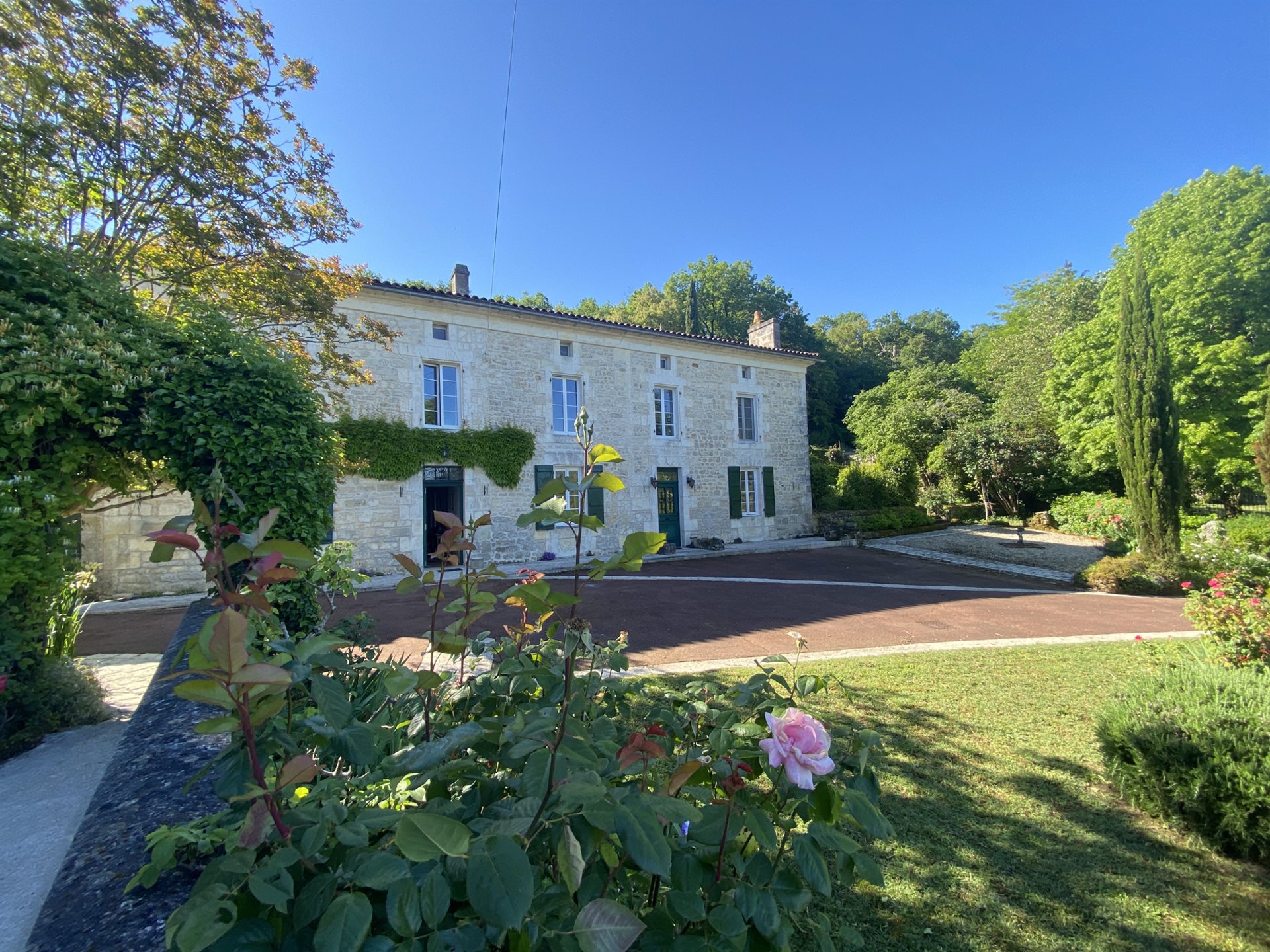 Maison à vendre, 304m², Mouthiers-sur-Boëme