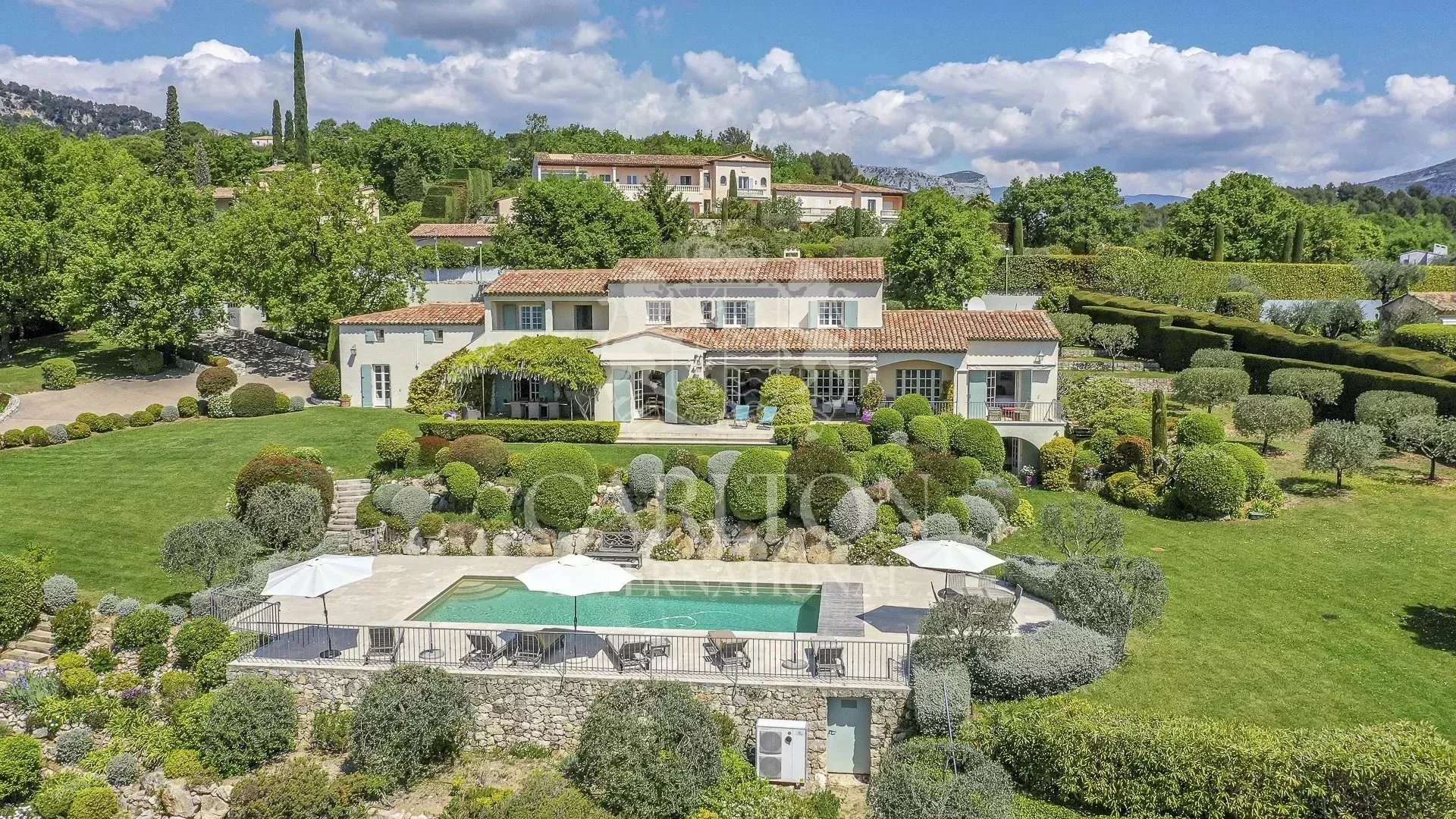 Maison à vendre, 380m², Châteauneuf-Grasse