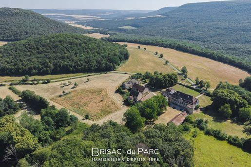 Maison 25 pièces 950 m² · à Urcy · 950 m² · 1 463 000 €