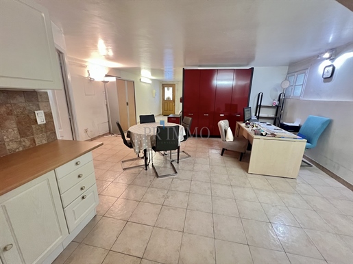 Local commercial 42 m² · à Fréjus · 42 m² · 111 300 €