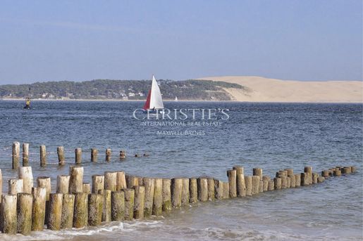 Maison 9 pièces 255 m² · à Lège-Cap-Ferret · 255 m² · 12 600 000 €