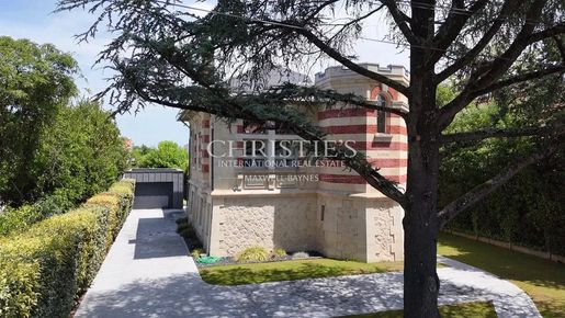 Maison 8 pièces 210 m² · à Bordeaux · 210 m² · 1 385 000 €