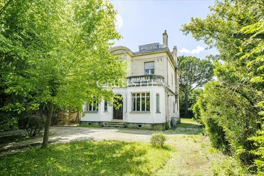 Maison 8 pièces 240 m² · à Le Bouscat · 240 m² · 1 820 000 €