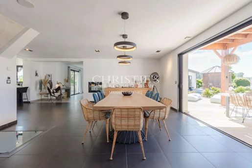 Maison 7 pièces 300 m² · à Marcenais · 300 m² · 1 130 000 €