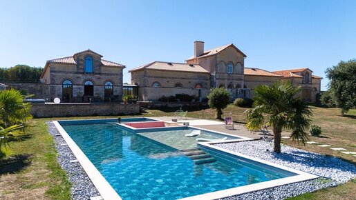Maison 9 pièces 396 m² à Benon