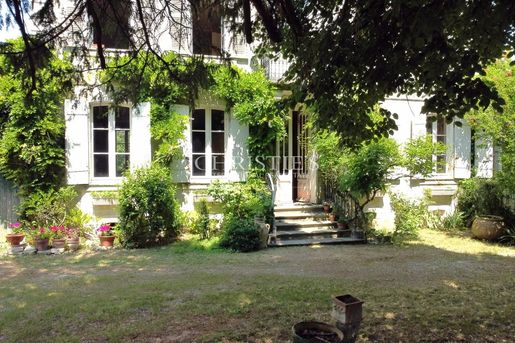 Maison 12 pièces 331 m² · à La Rochelle · 331 m² · 2 226 000 €