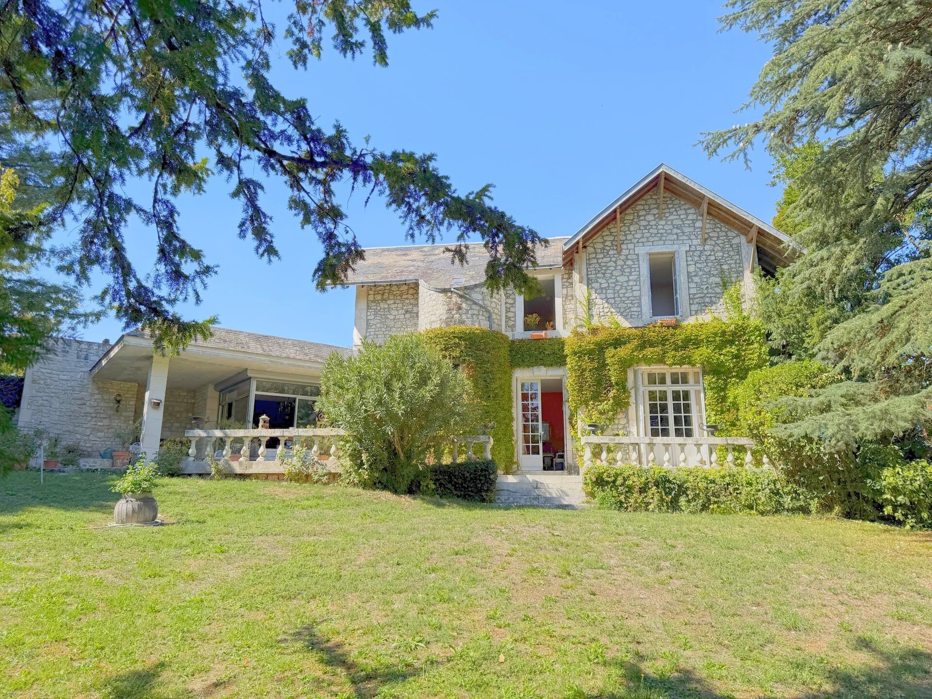 Maison à vendre, 257m², Saintes