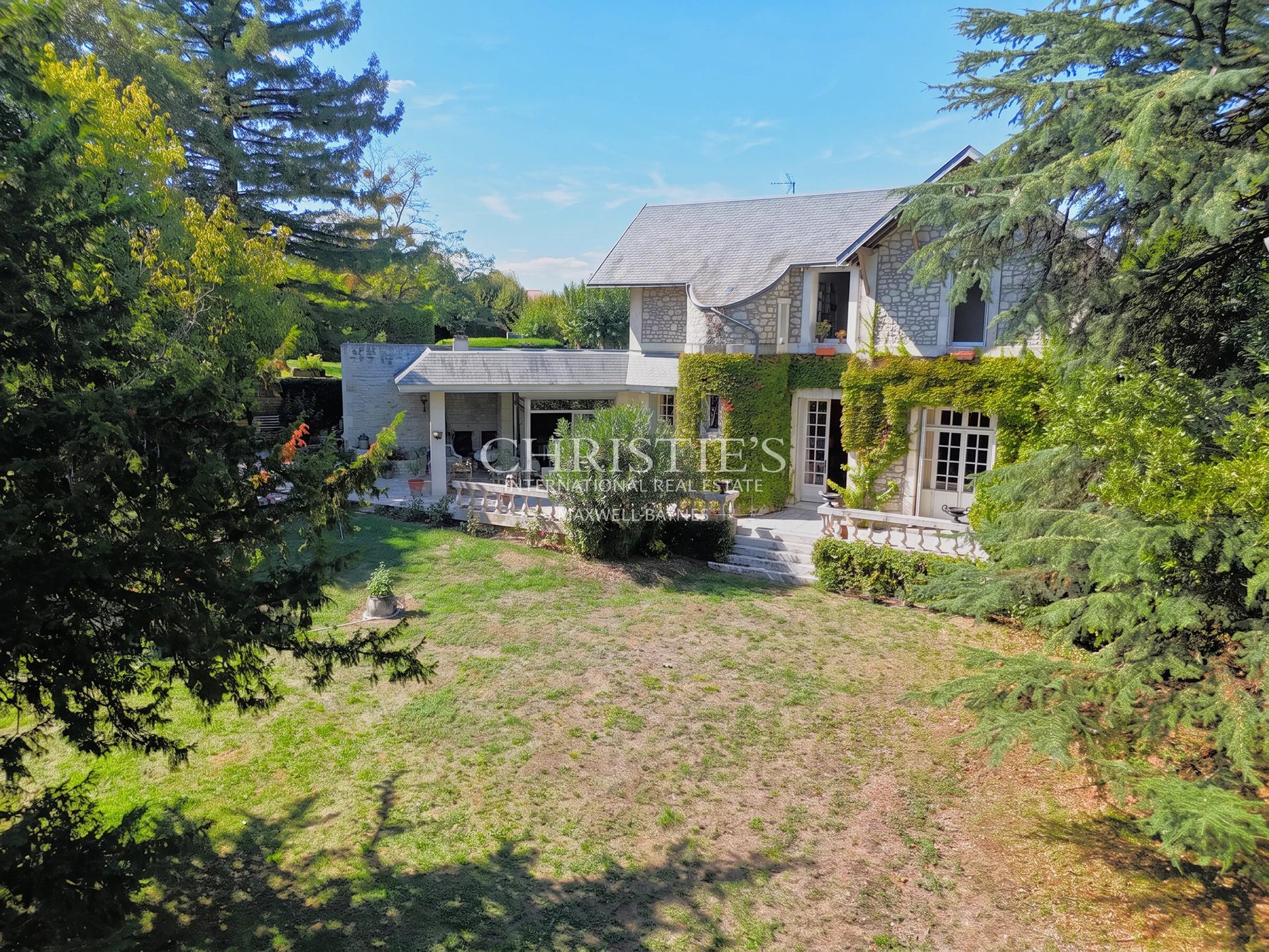 Maison à vendre, 257m², Saintes