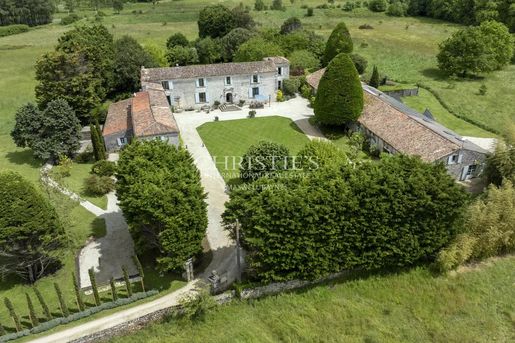 Maison 675 m² · à Royan · 675 m² · 1 625 000 €