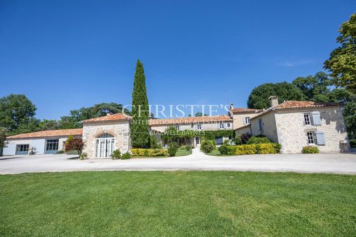 Maison 25 pièces 1588 m² · à Agen · 1 588 m² · 1 690 000 €