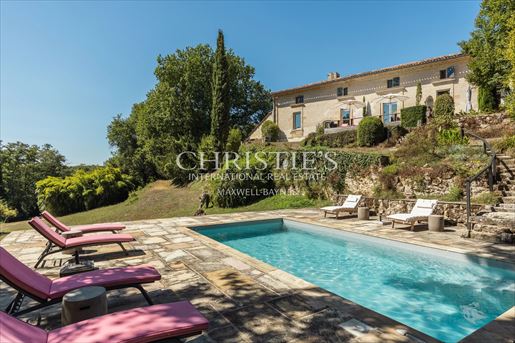 Maison 10 pièces 318 m² · à Rauzan · 318 m² · 749 500 €