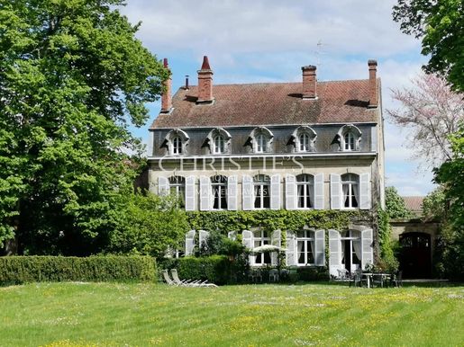 Maison 20 pièces 909 m² · à Saint-Justin · 909 m² · 975 000 €