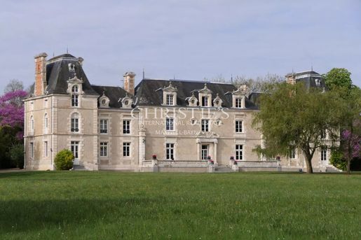 Maison 20 pièces 760 m² · à Dienné · 760 m² · 1 590 000 €