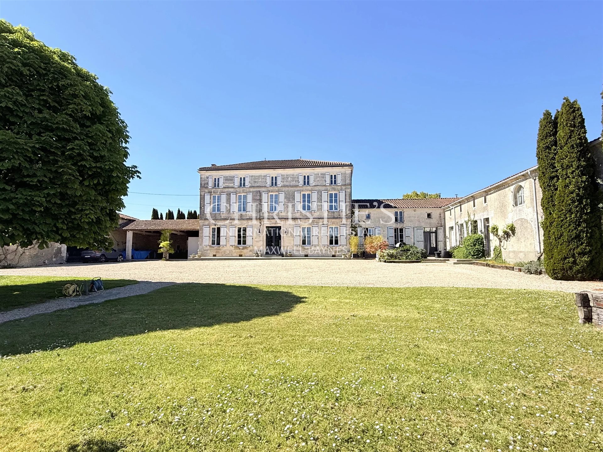 Maison à vendre, 584m², Barbezieux-Saint-Hilaire