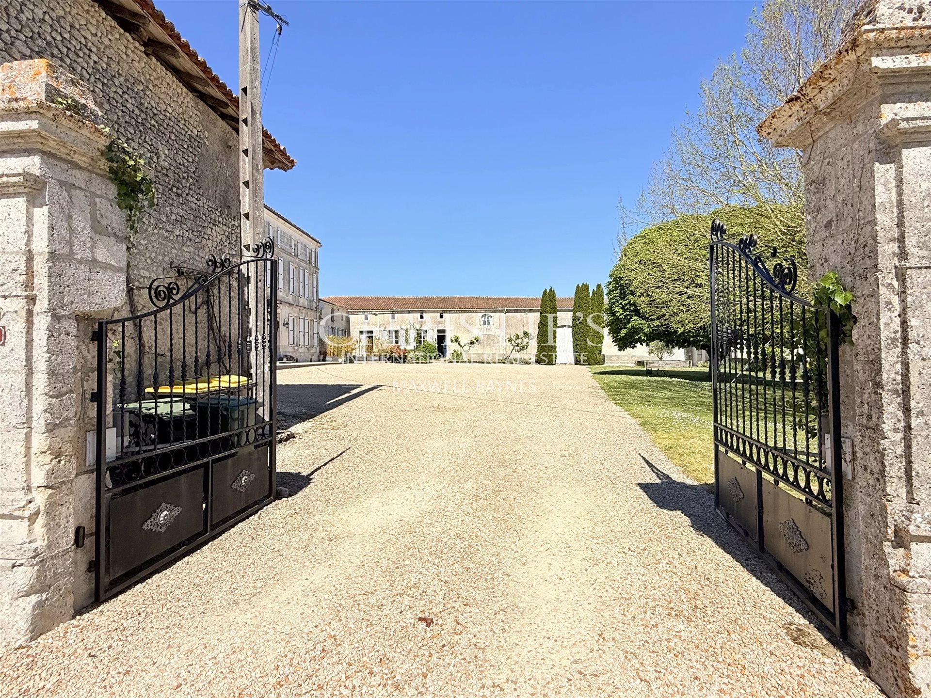 Maison à vendre, 584m², Barbezieux-Saint-Hilaire