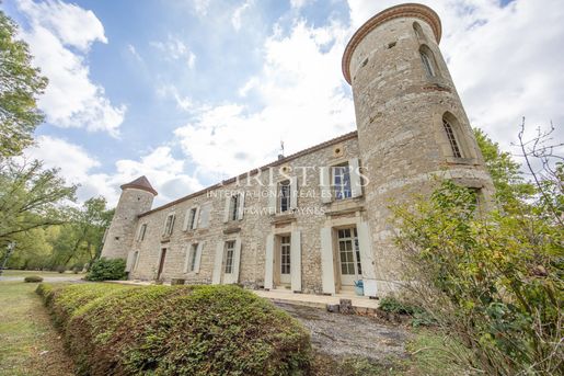Maison 12 pièces 580 m² · à Agen · 580 m² · 900 000 €