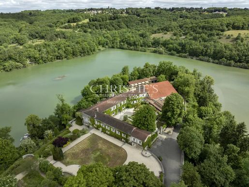 Maison 24 pièces 1195 m² · à Angoulême · 1 195 m² · 3 180 000 €