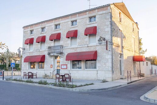 Local commercial 700 m² · à Duras · 700 m² · 630 000 €