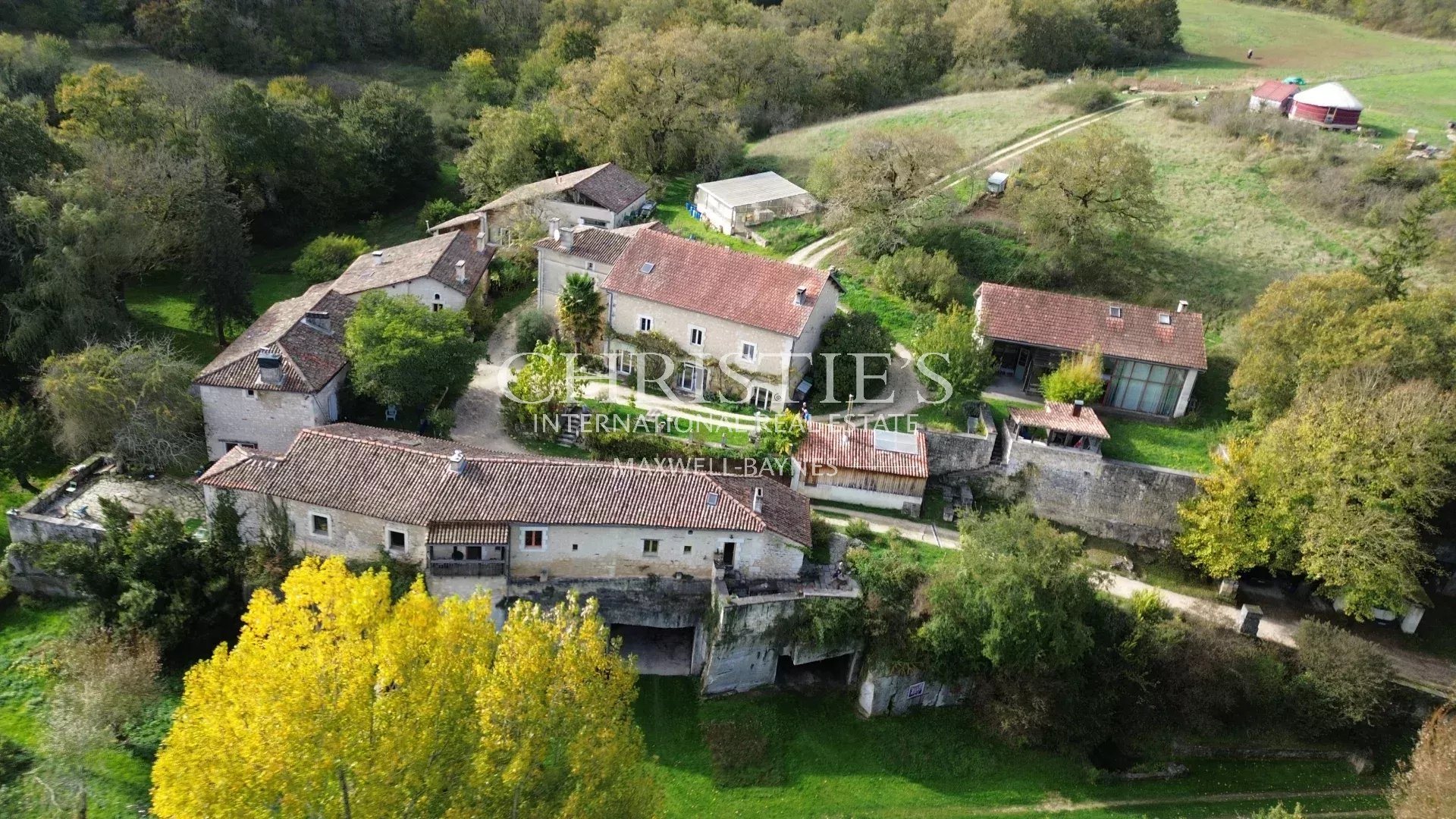 Maison à vendre, 1225m², Angoulême