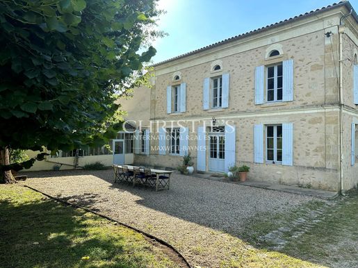 Maison 9 pièces 332 m² · à Gensac · 332 m² · 770 000 €