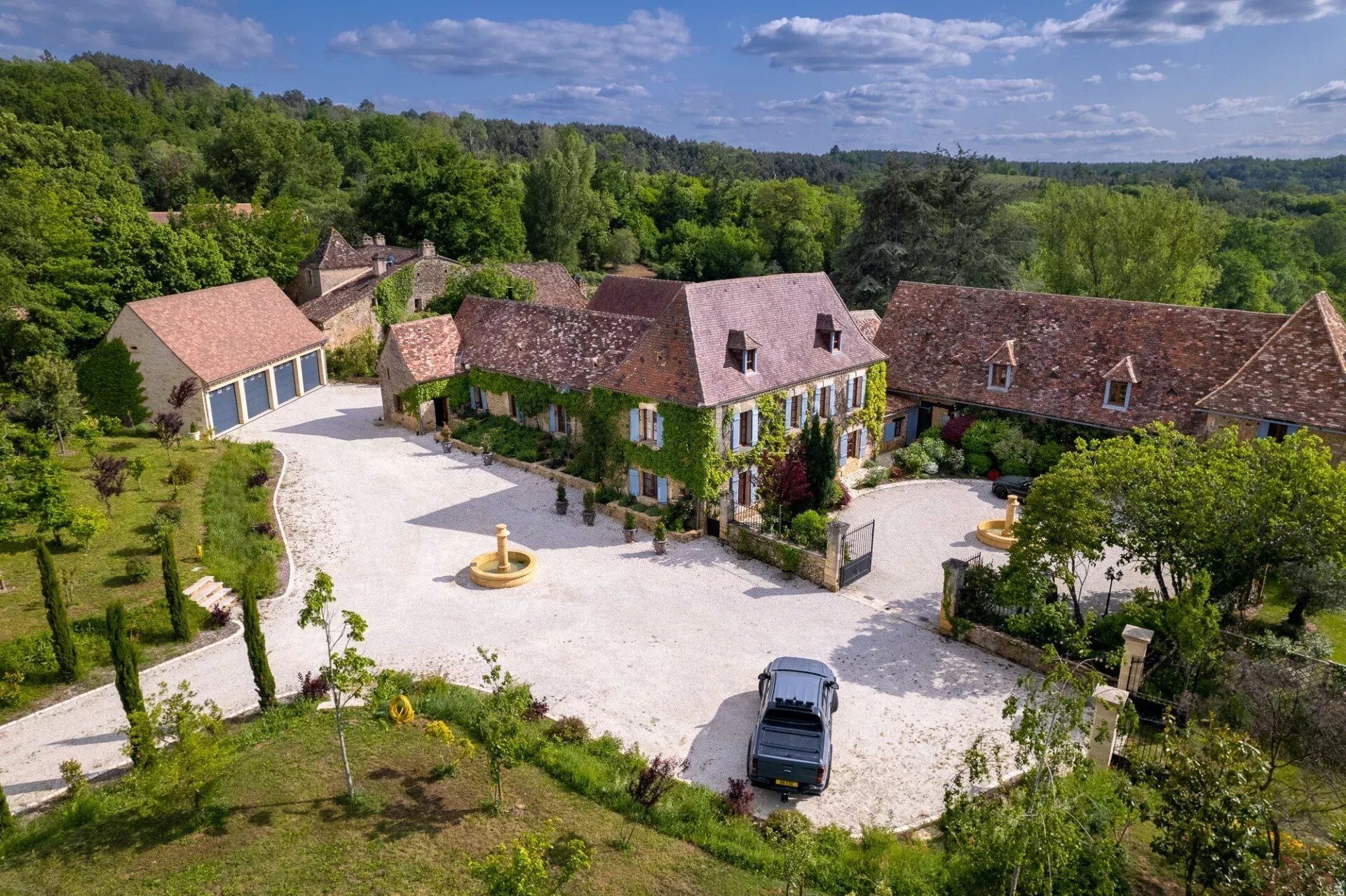Будинок, 736 m², ділянка 736 m²