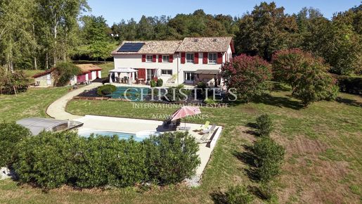 Maison 10 pièces 261 m² · à Hagetmau · 261 m² · 845 000 €