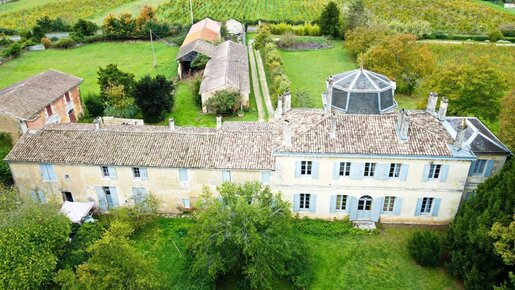Maison 15 pièces 700 m² · à Blaye · 700 m² · 730 000 €