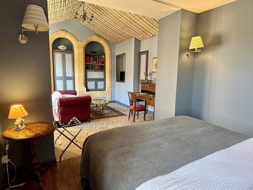 Local commercial 14 pièces 857 m² · à Sarlat-la-Canéda · 857 m² · 911 600 €